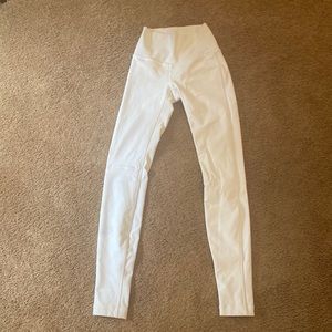 LuluLemon Women’s white leggings size 2